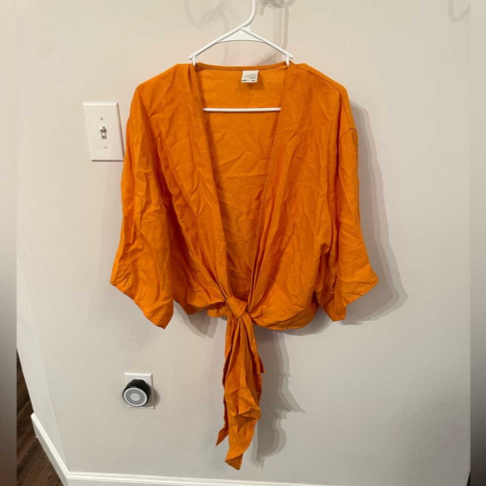 Selfie Leslie Wrap top